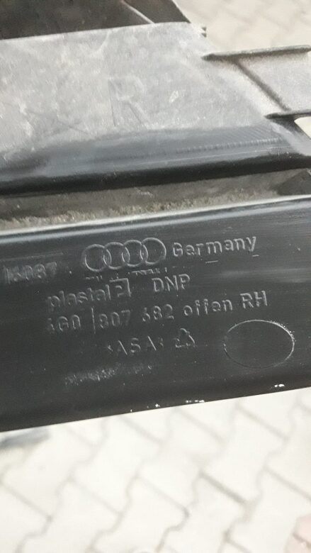 Audi A6 Sağ Sis Far Kapağı 2011-14 4G0807682