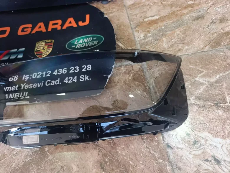 Audi Q2 2020-22 Sağ Sol Far Camı