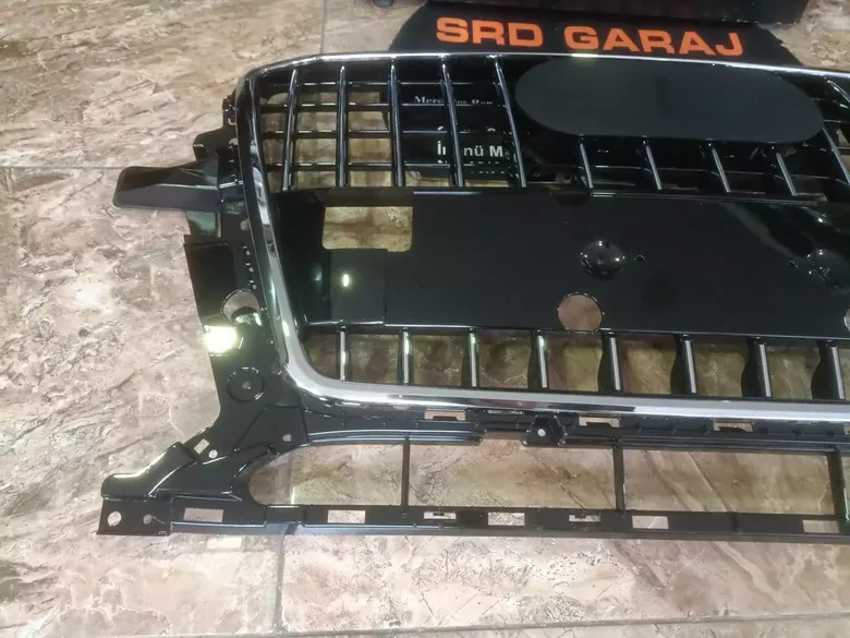 Audi Q5 2013-17 Krom Siyah Panjur 8R0853651AL