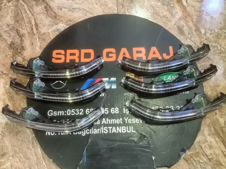 Audi Q7 2017- Sağ Sol Ayna Sinyali 4M0949102A 4M0949101A