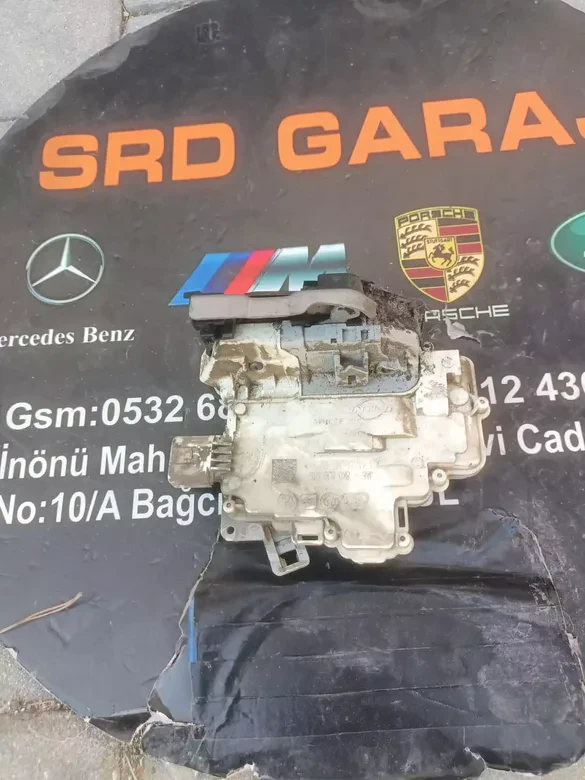 Audi Q7 Kapı Kilidi Motoru Sağ Arka Çıkma Orjinal 8k0839016