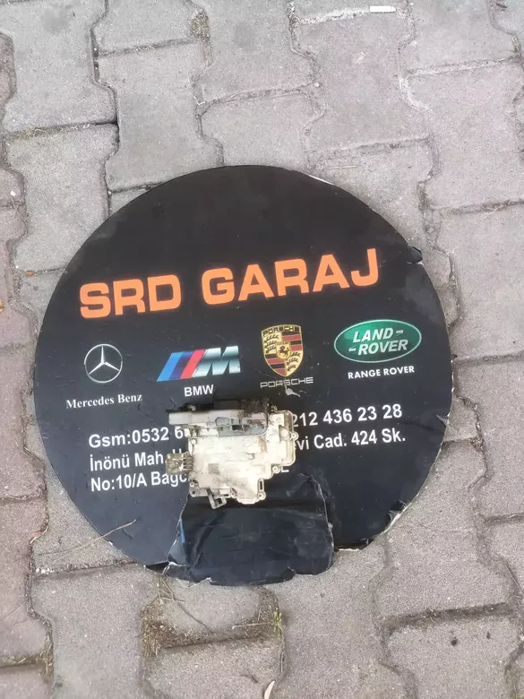 Audi Q7 Kapı Kilidi Motoru Sağ Arka Çıkma Orjinal 8k0839016