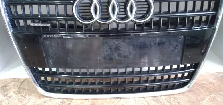 Audi Q7 Ön Panjur Hatasız 4L0853651