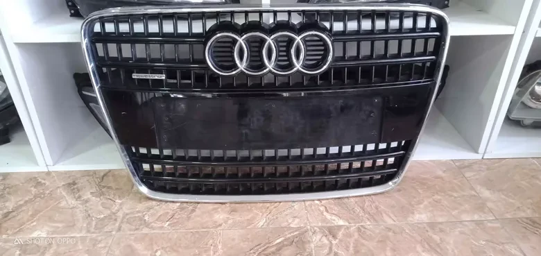 Audi Q7 Ön Panjur Hatasız 4L0853651