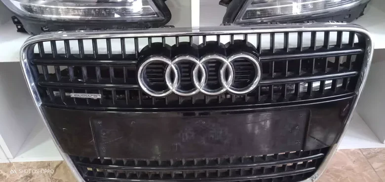 Audi Q7 Ön Panjur Hatasız 4L0853651