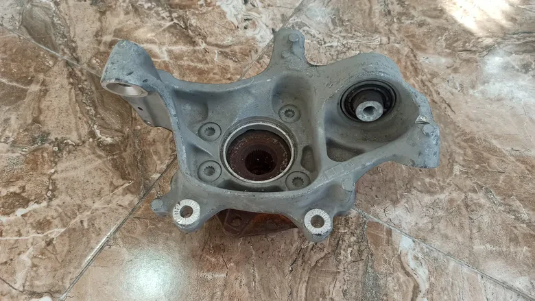 Audi S4 A5 Arka Sağ Taşıyıcı 8W0505436AA