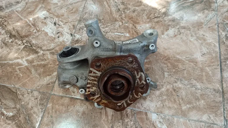 Audi S4 A5 Arka Sağ Taşıyıcı 8W0505436AA