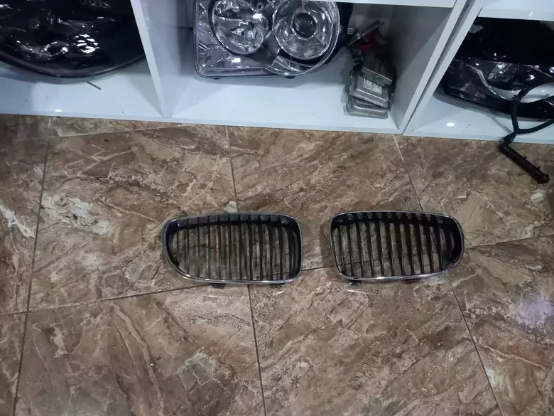 BMW 1 Serisi E81 E82 E87 E88 Ön Panjur Orjinal 7179656