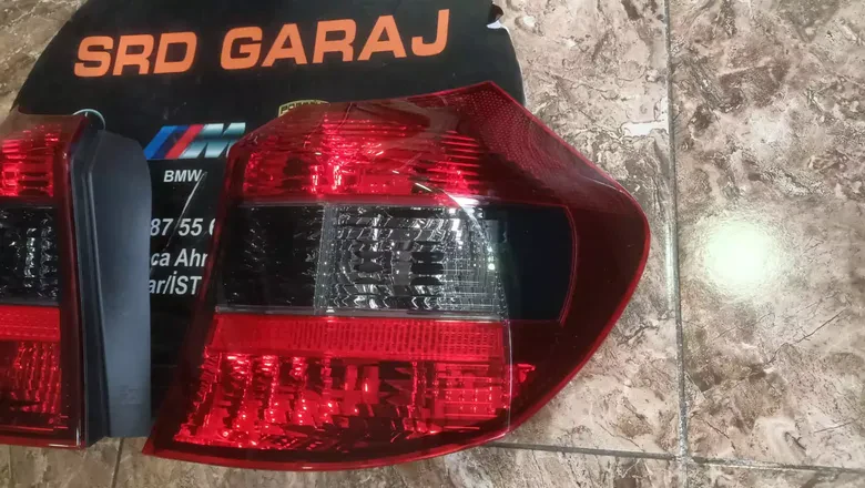 BMW 1 Serisi E87 2004-07 Sağ Sol Füme Stop 0397035 0397034