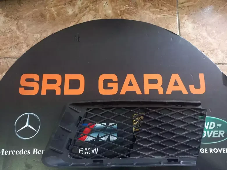 BMW 3 Serisi E92 E93 Ön Tampon Sol Izgarası 51117154719