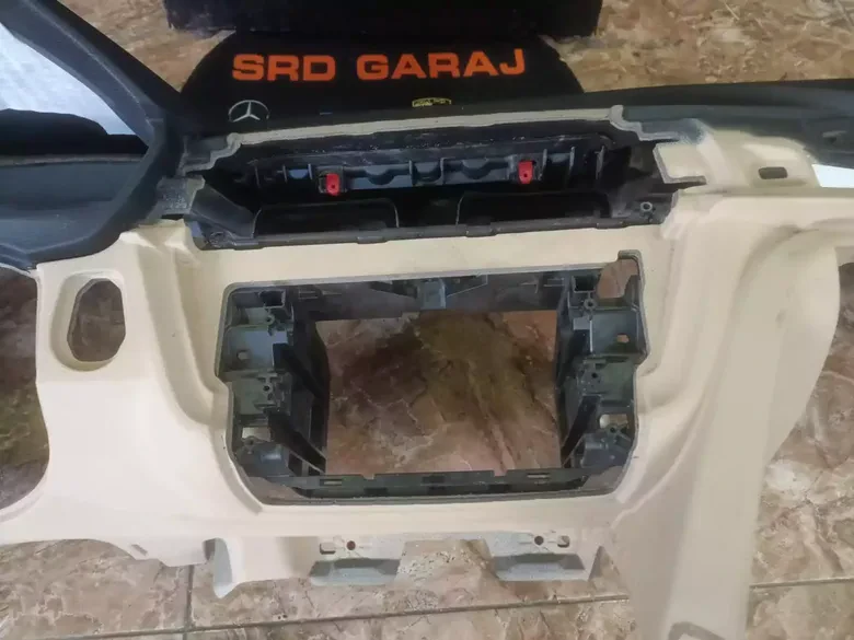 BMW 3 Serisi F30 Siyah Bej Torpido Çıkma Orjinal