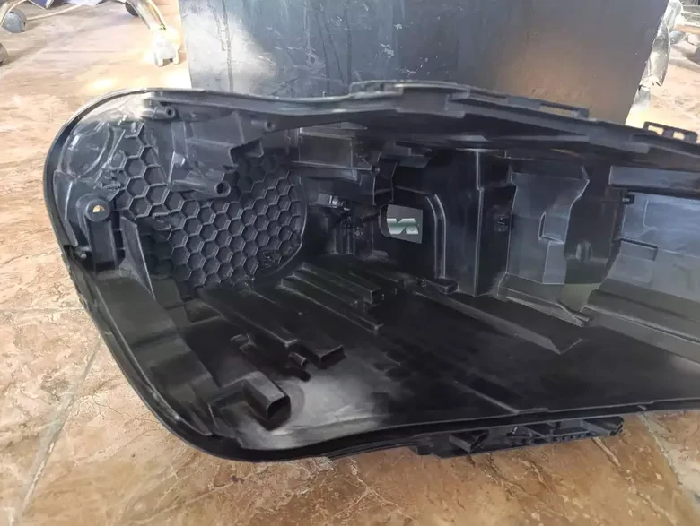 BMW 3 Serisi F39 2018- Sağ Far Kasası
