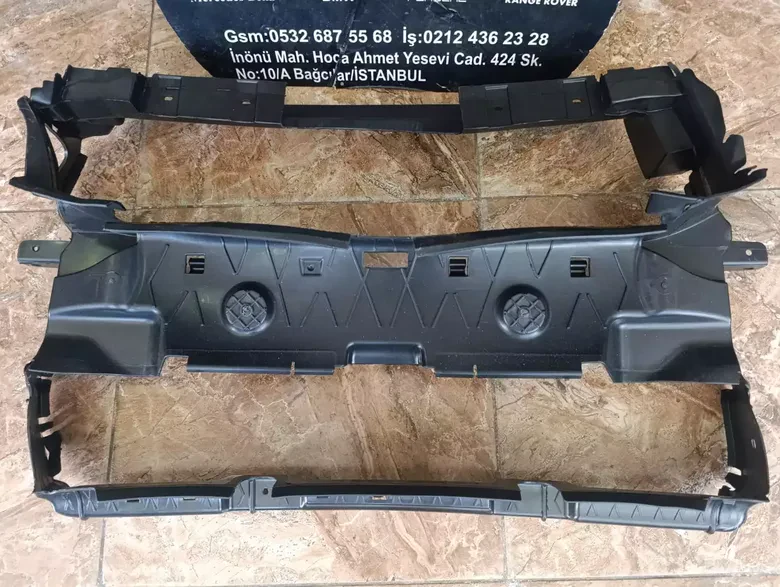BMW 3 Serisi G20 Radyatör Hava Kanalı Üst 7455961