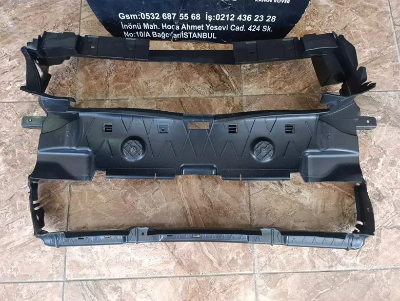BMW 3 Serisi G20 Radyatör Hava Kanalı Üst 7455961