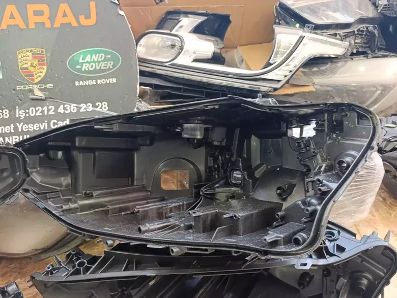 BMW 4 Serisi G22 Sağ Sol LED Far Kasası