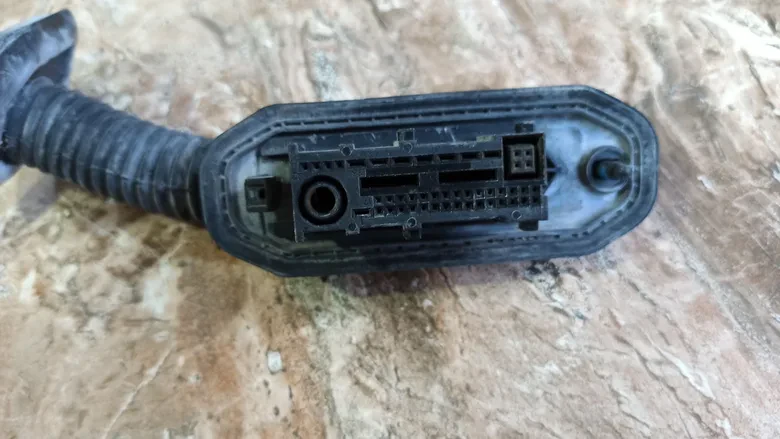 BMW 5 - 7 Serisi F10 F01 Arka Kapı Tesisatı
