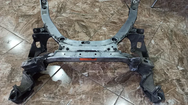BMW 5 Serisi E60 E61 E63 Ön Alt Travers 6759461
