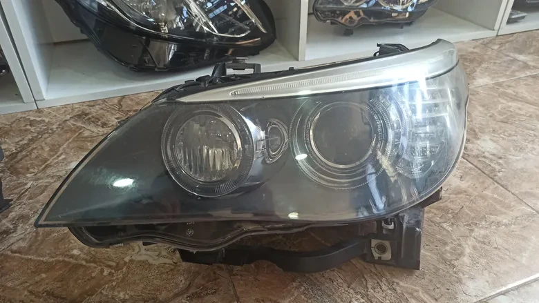 BMW 5 Serisi E60 LCI Adaptif Far