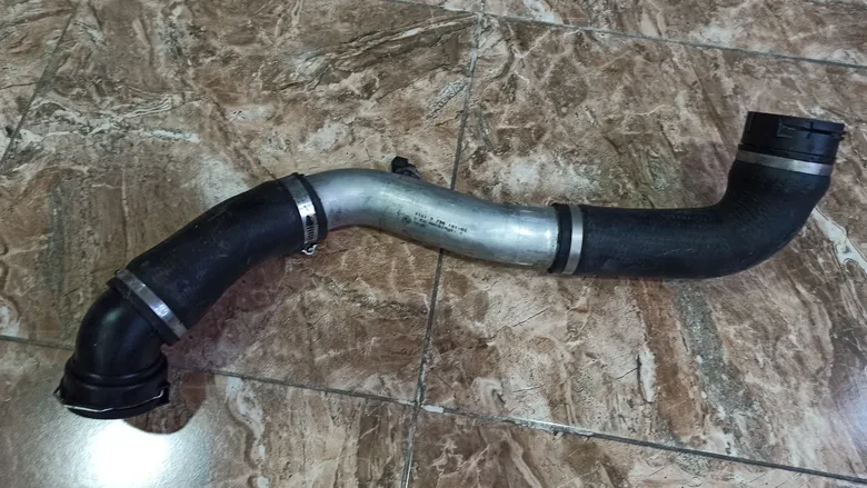 BMW 5 Serisi E60 Sağ Sol İntercooler Hortumu 7798101