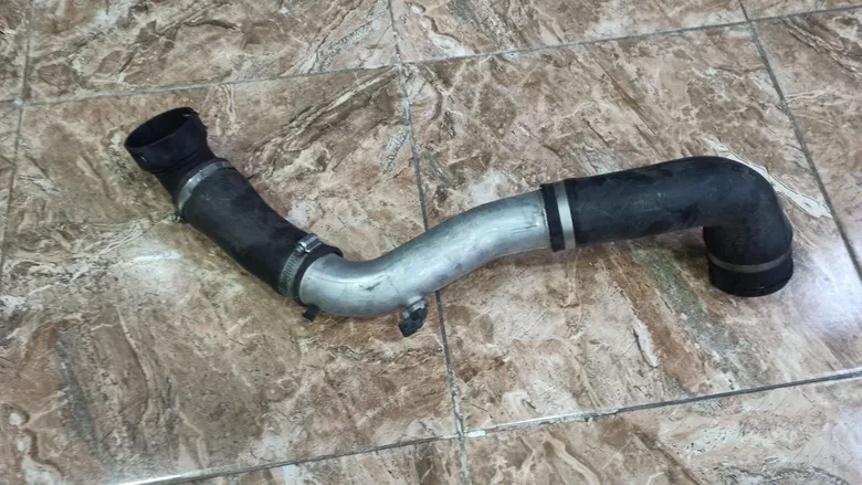 BMW 5 Serisi E60 Sağ Sol İntercooler Hortumu 7798101