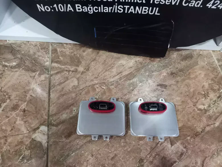 BMW 5 Serisi E60 Zenon Beyni 5DV009000-00