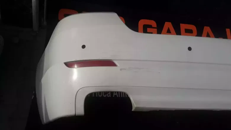 BMW 5 Serisi F10 2010 2013 Çıkma Arka Tampon