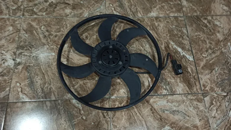 BMW 5 Serisi F10 F11 Radyatör Soğutucu Fan 7575682