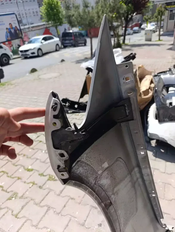 BMW 5 Serisi F10 LCI Sağ Çamurluk Boyalı Sedef Beyaz