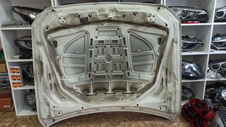 BMW 5 Serisi F10 Ön Kaput