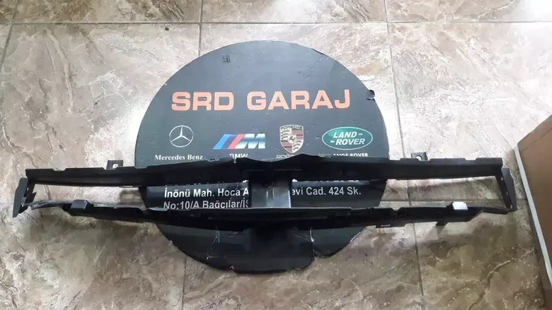 BMW 5 Serisi G30 2017-20 Panel Hava Kanalı 7359838