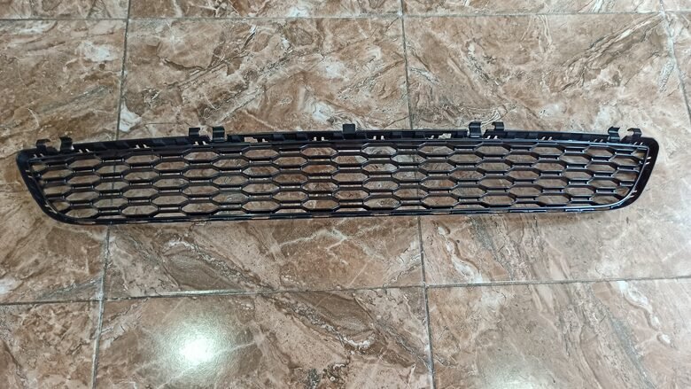 BMW 5 Serisi G30 M Ön Tampon Orta Izgara