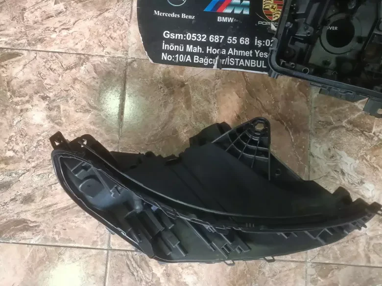 BMW 5 Serisi G60 Sağ Sol Far Kasası