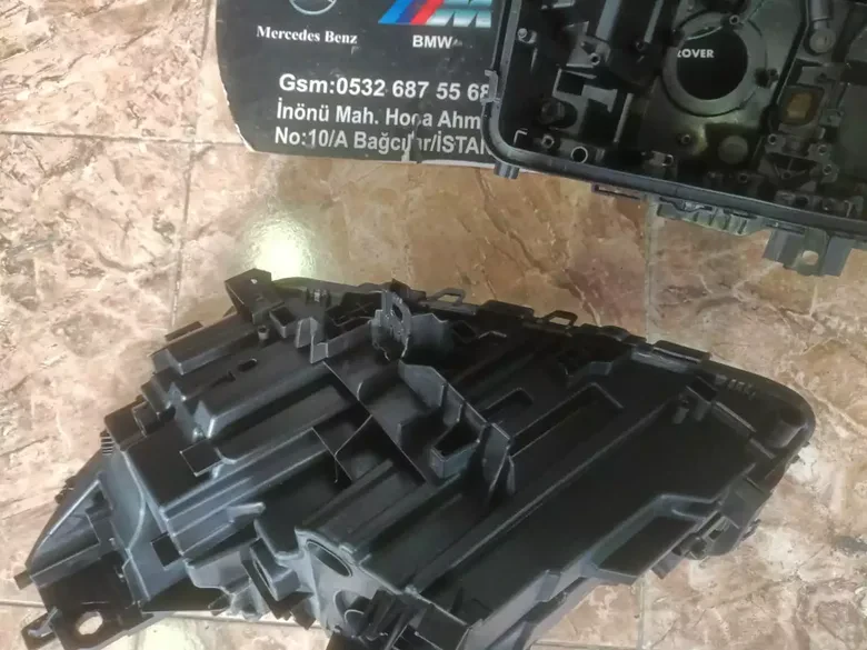 BMW 5 Serisi G60 Sağ Sol Far Kasası