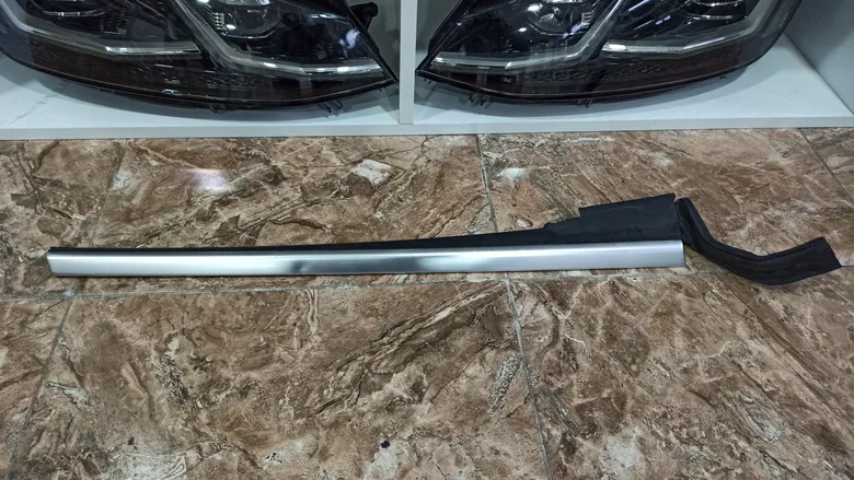 BMW 6 Serisi Cabrio F12 Arka Sol Kapı Cam Çıtası 7221319 5144336