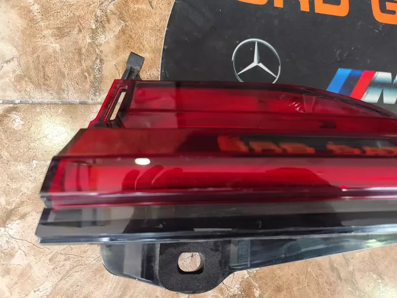 BMW 7 Serisi G11 G11 2020- Sağ Stop H8985464402