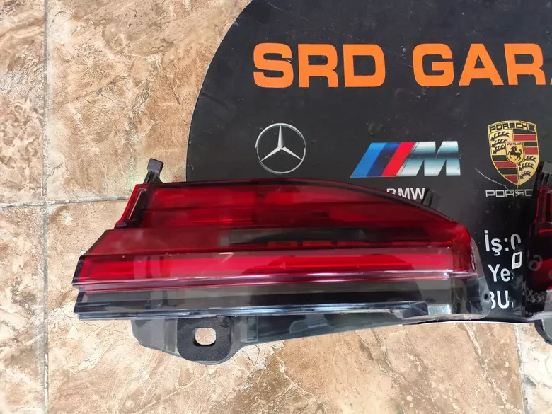 BMW 7 Serisi G11 G11 2020- Sağ Stop H8985464402