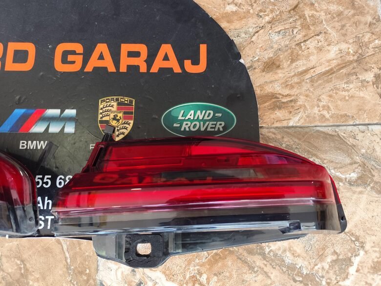 BMW 7 Serisi G11 G11 2020- Sağ Stop H8985464402