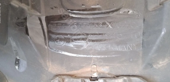 BMW 7SERİSİ F01 F02 F03 F04 Motordekoratifkapak 7577456