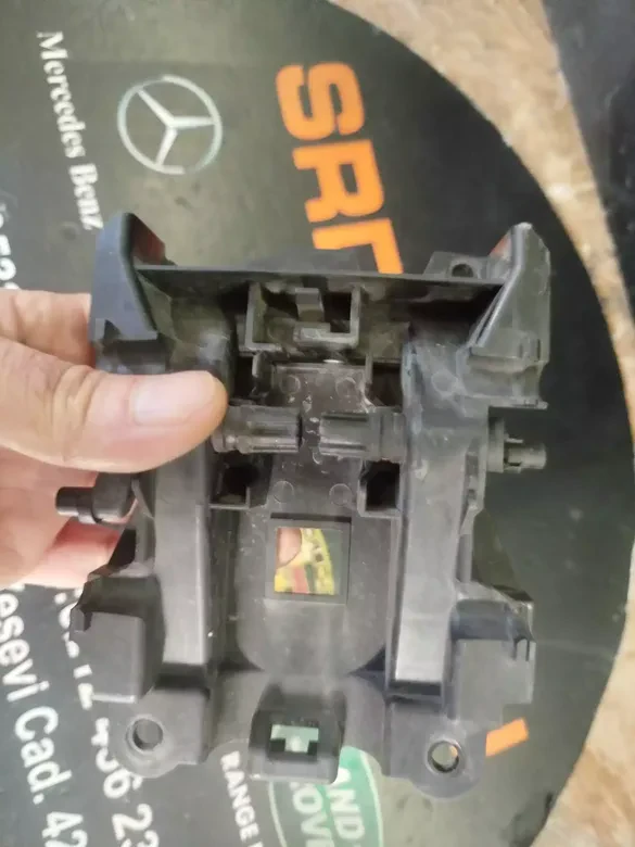 BMW Alt Hava Kanalı Motor Tutucu Çıkma 5A1A698-04