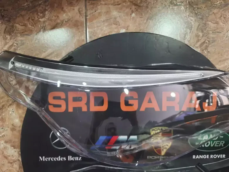 BMW E60 LCI Sag Sol Kaşlı Far Camı