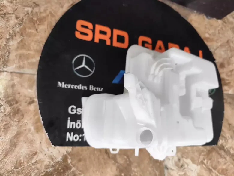 BMW E60 Silecek Su Deposu 7067107