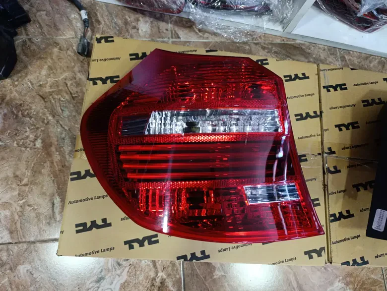 BMW E87 2007-2011 Ledli Sağ Sol Stop Tyc Taiwan 7181298 7181297