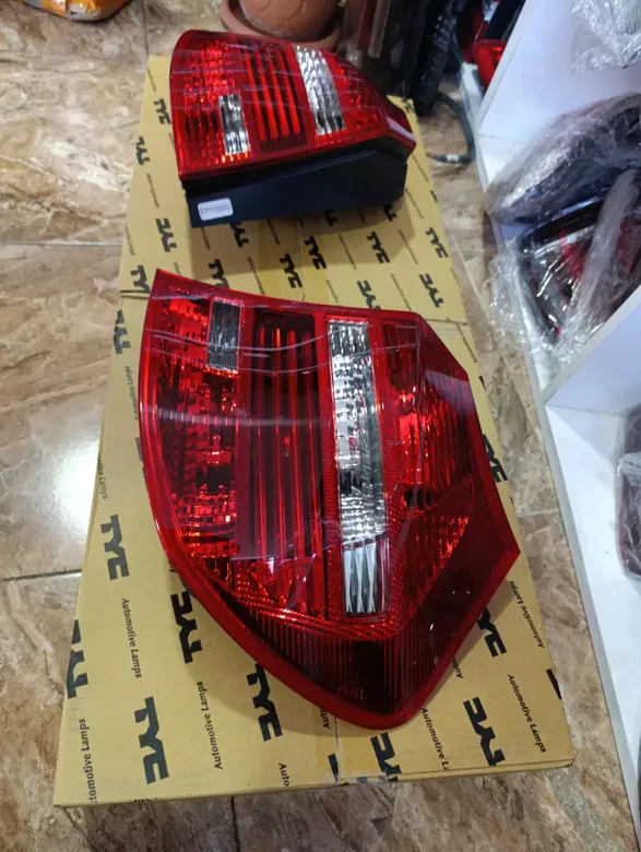 BMW E87 2007-2011 Ledli Sağ Sol Stop Tyc Taiwan 7181298 7181297