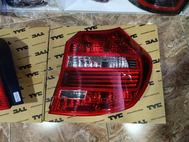 BMW E87 2007-2011 Ledli Sağ Sol Stop Tyc Taiwan 7181298 7181297