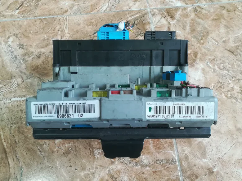 BMW E87 E90 E91 Sigorta Kutusu 6906621