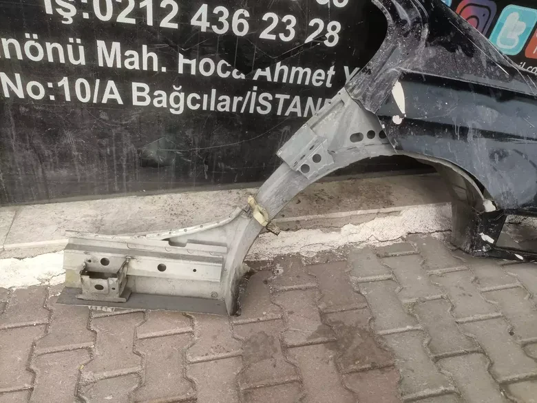 BMW E90 Arka Sol Çamurluk Çıkma