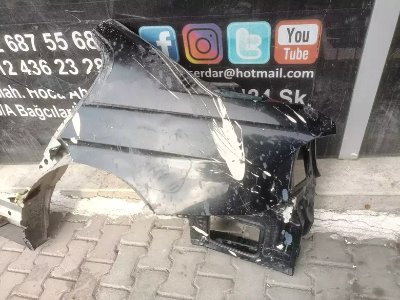 BMW E90 Arka Sol Çamurluk Çıkma