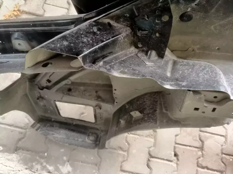BMW E90 Arka Sol Çamurluk Çıkma
