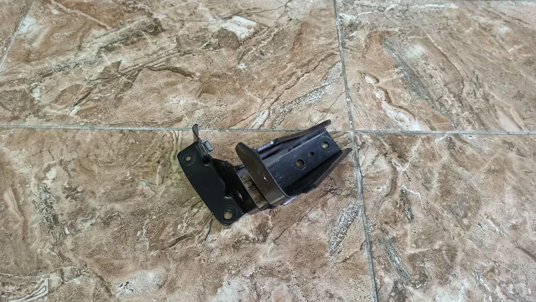 BMW E90 E91 E92 E93 Kaput Kilidi Mandalı Braketi 7116705