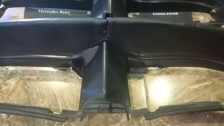 BMW E90+LCİ Ön Orta Panel Hava Kanalı 7134099